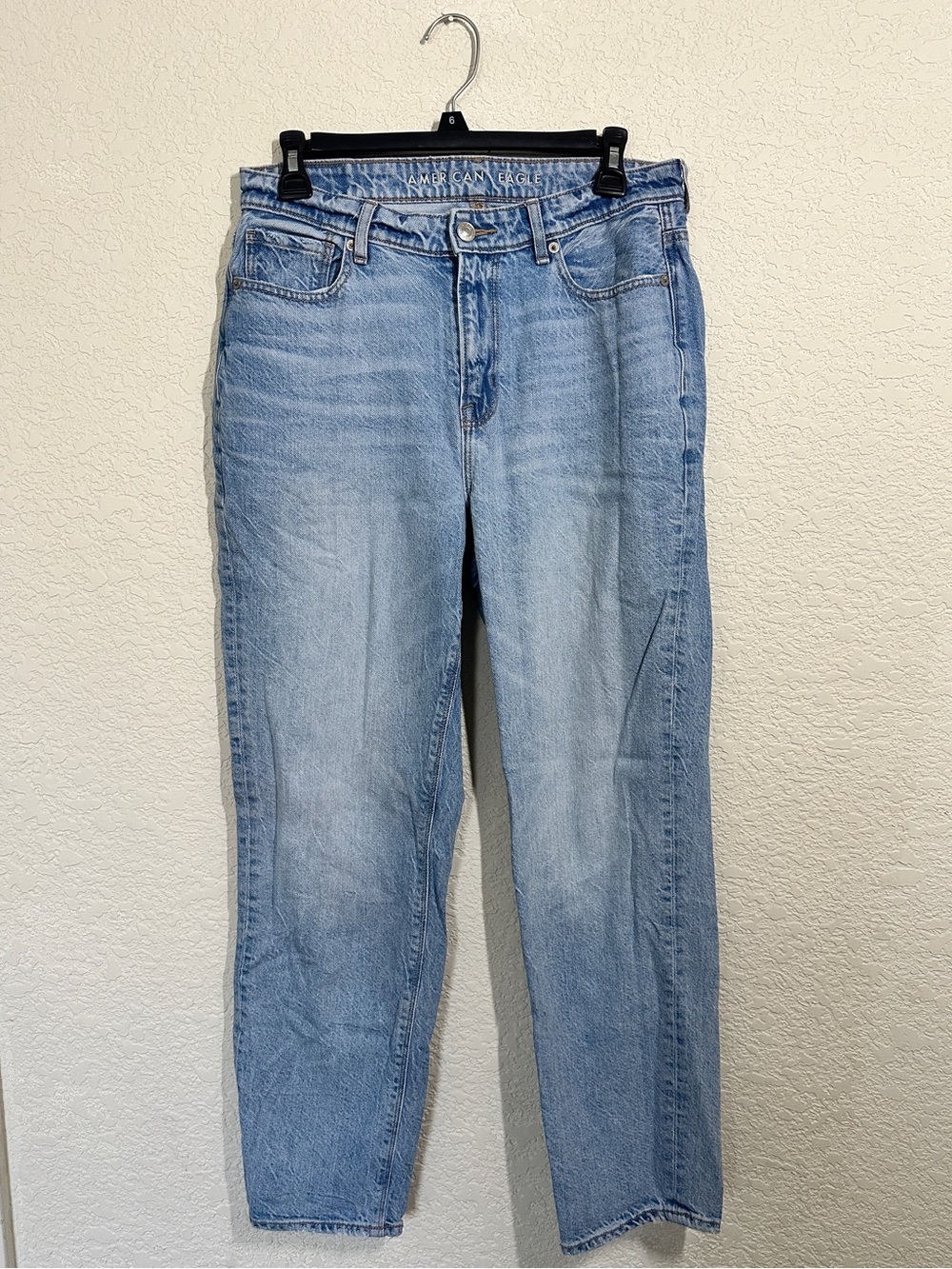 American Eagle Outfitters Women’s Light Blue Straight Leg Jeans
